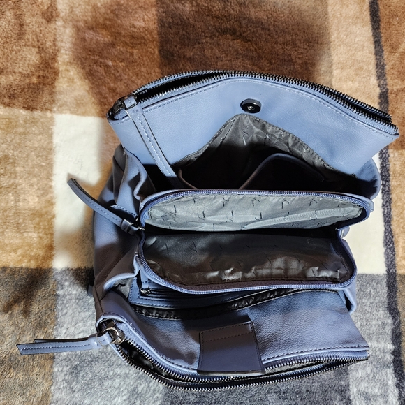 New w/out Tags Blue Vera Wang  Purse - Picture 4 of 15